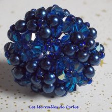 Anillo Night Blue con facetas y espirales de cristal Swarovski